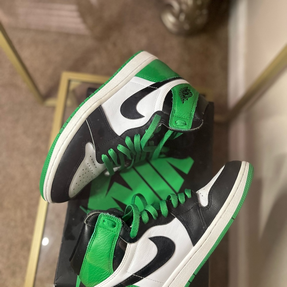 Nike Air Jordan 1 Retro High OG Black Green Sneakers